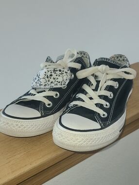Converse Black and White Floral-Lined Low-Top Sneakers